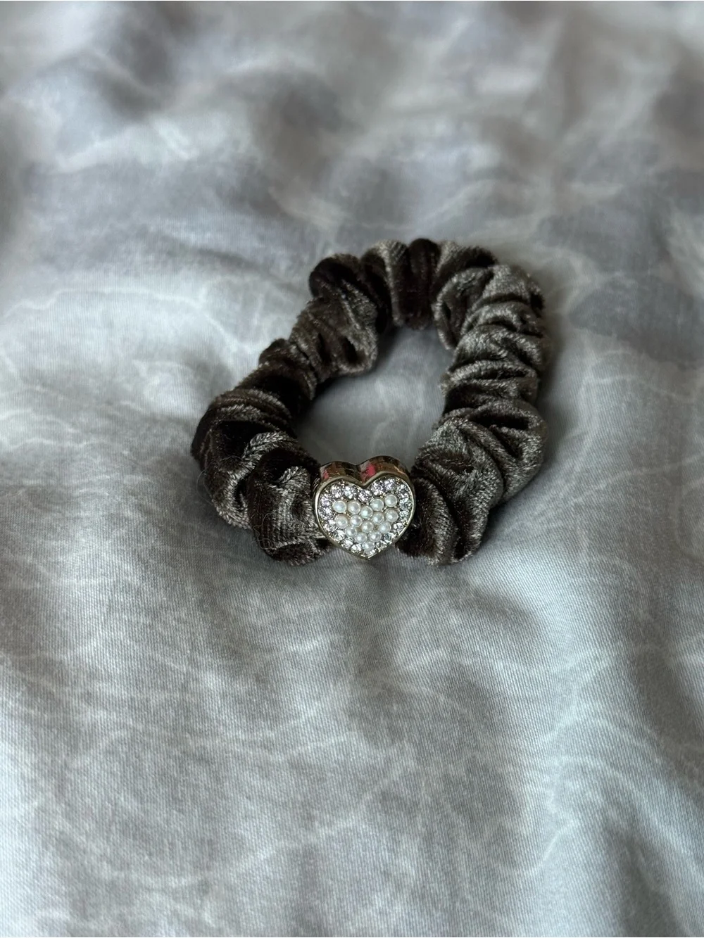 Velvet Heart Charm Scrunchie - Black